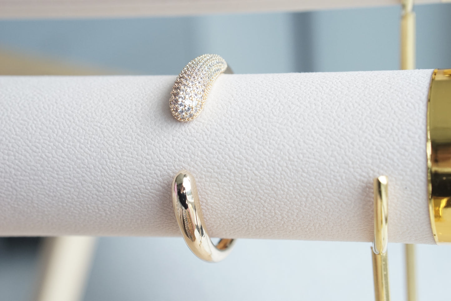 Adjustable Bracelet with Asymmetrical Zirconia Drops 10MM – 14K