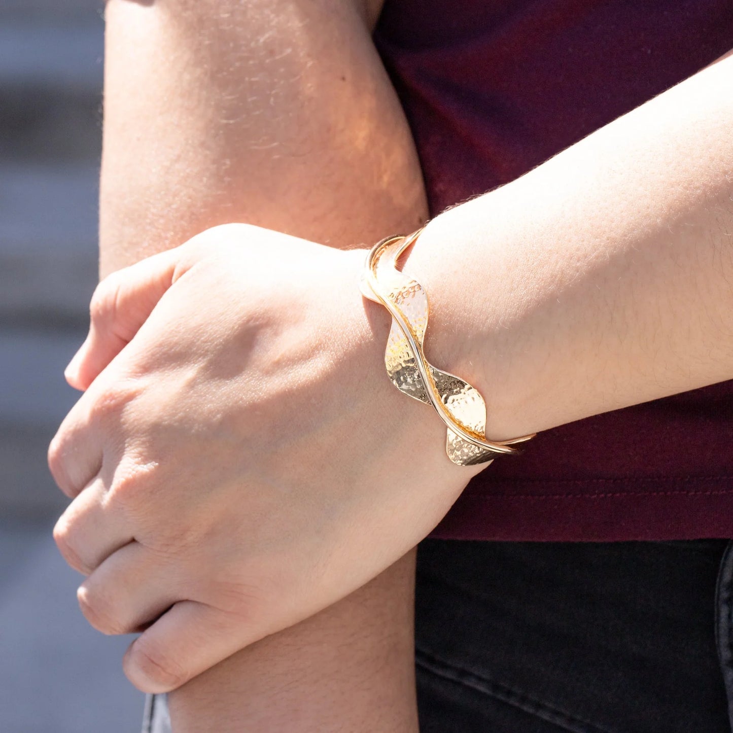 Hammered Bracelet with Waves 11MM –  CHAPA DE ORO 14K