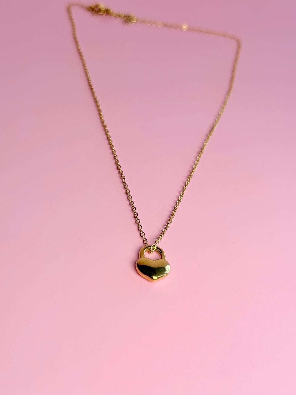 COLLAR CON CANDADO EN FORMA DE CORAZON 45-50C