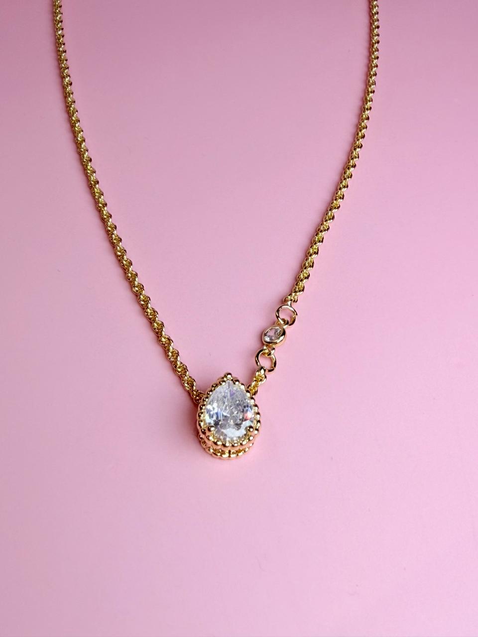 COLLAR TORZAL CON CIRCONIA EN GOTA 40-45CM 14K