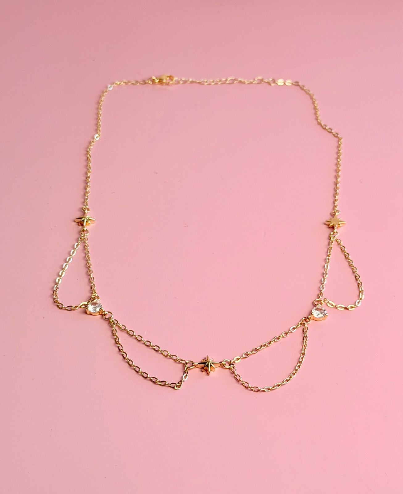 COLLAR DE CADENAS COLGANTE CON CIRCONIAS Y ESTRELLAS CH14K